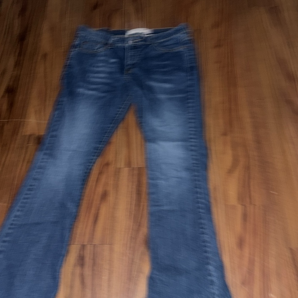Levis. FIRM…. FINAL - Picture 3 of 3
